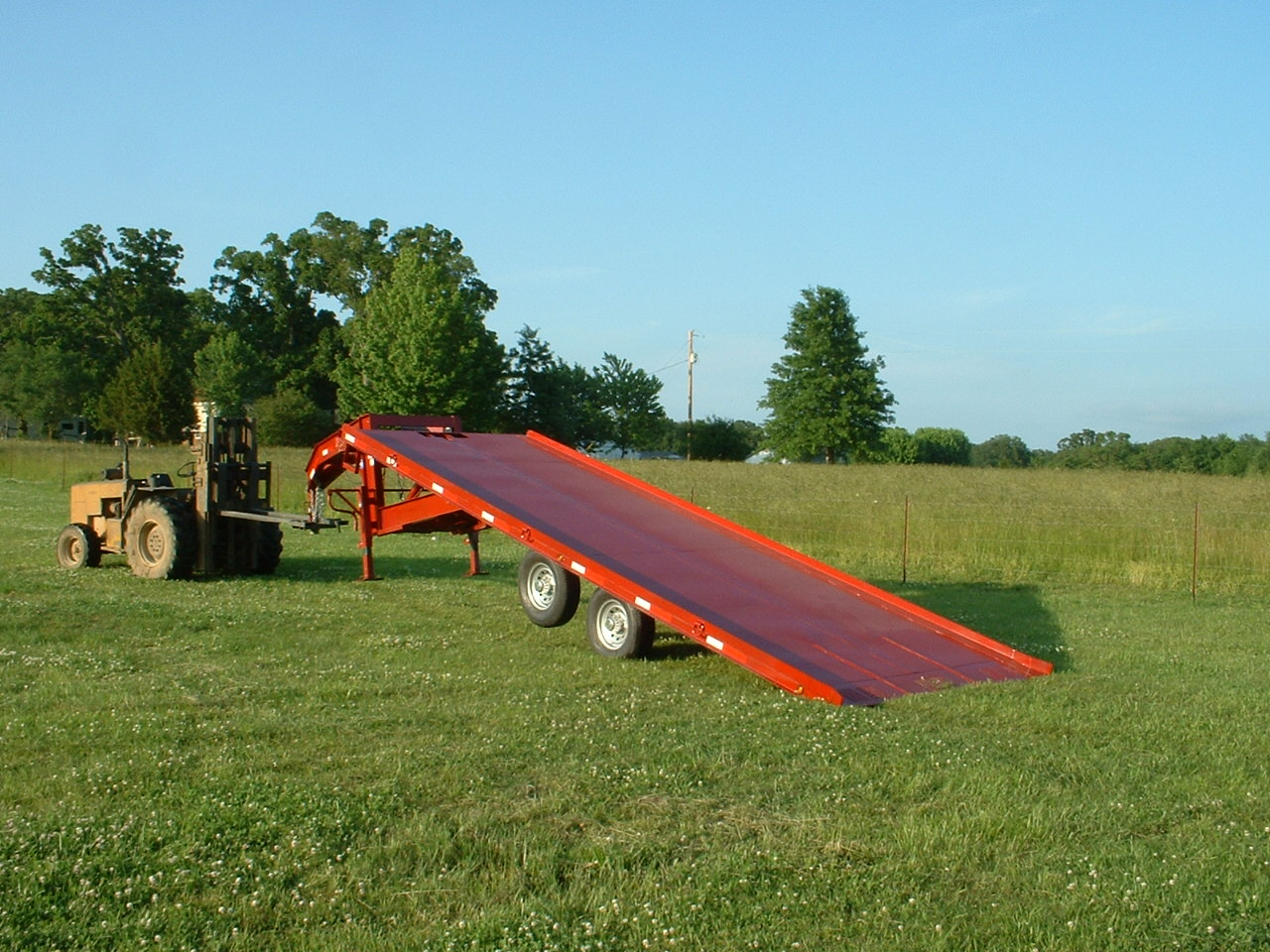 tilt-steel-floor-gooseneck