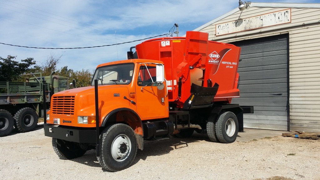 truck mounted feed mixers